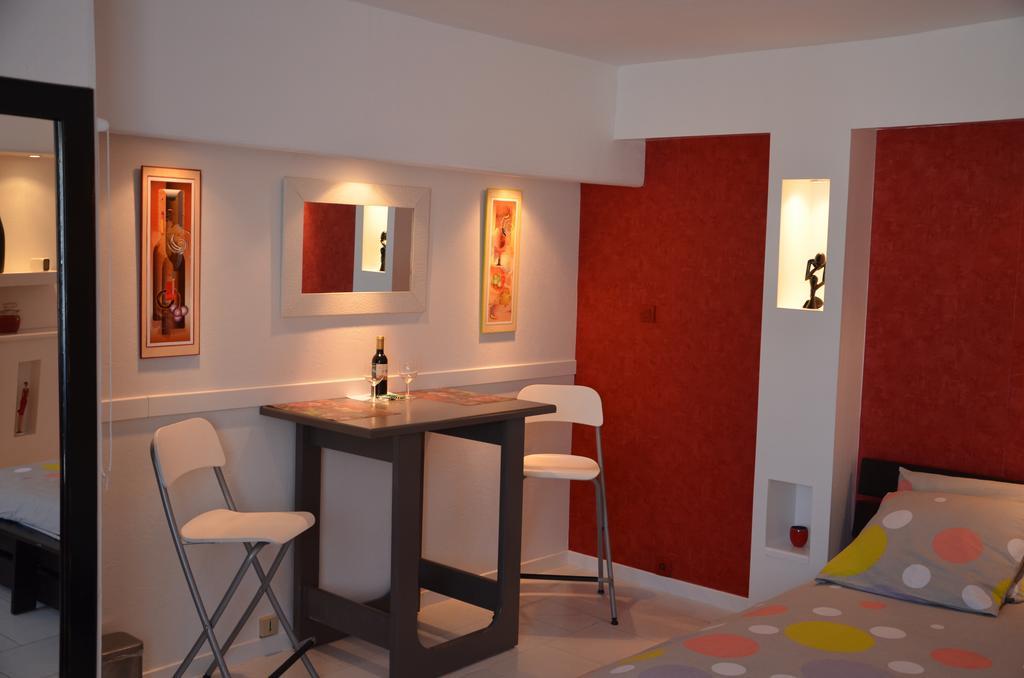 Jardin De Marceau Bed and Breakfast Blasimon Δωμάτιο φωτογραφία